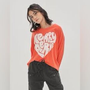 Aerie heart graphoc  Long Sleeve Top nwt